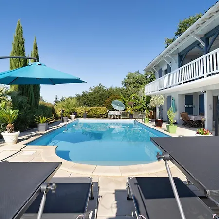 Maison Bleu Perigord