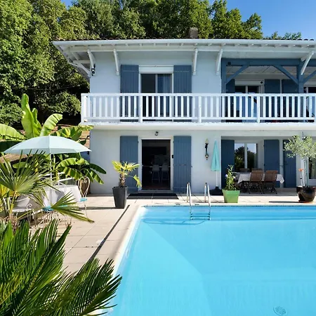 Maison Bleu Perigord